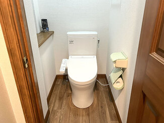 トイレリフォーム 2台まとめて交換、見た目も使い勝手も整ったトイレ