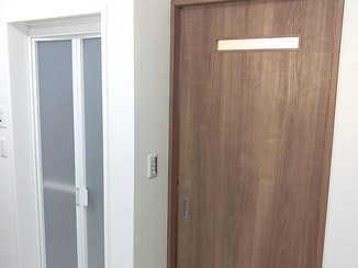 バスルームリフォーム 広くなり、車イスでも出入りしやすくなった脱衣所