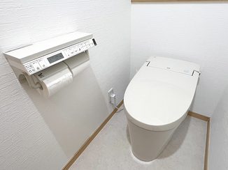 トイレリフォーム 内装もあわせてリフレッシュ！清潔感あふれるレストルーム
